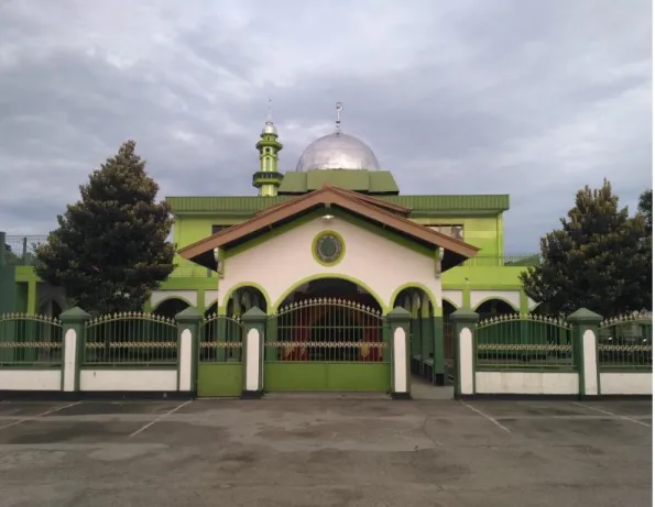 Gambar 6.  Masjid ABRI yang  wajahnya pun diubah menggunakan cat warna hijau  (Sumber: Google Maps) 
