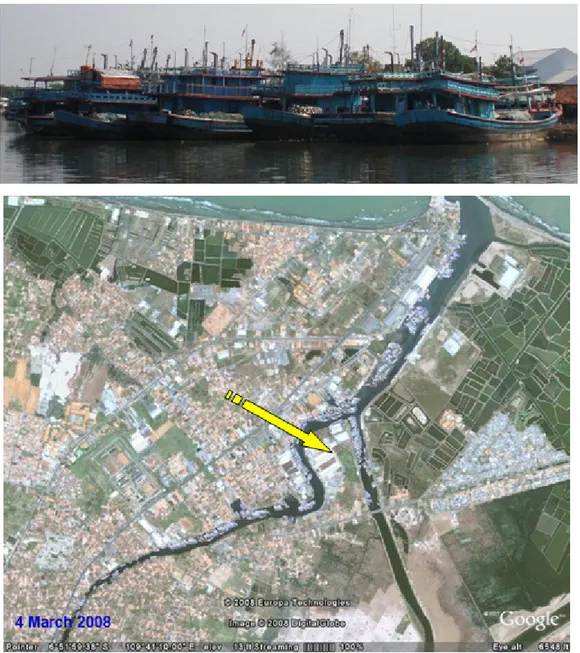 Gambar 3. Beberapa kapal pukat cincin besar yang sandar di pelabuhan Pekalongan karena tidak dapat beroperasi lagi (atas) dan foto citra satelit Pelabuhan Perikanan Nusantara Pekalongan saat ini (bawah).