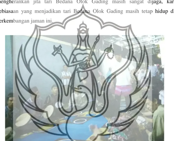 Gambar 2: Pertunjukan Tari Bedana Olok Gading, di Pentaskan di Kecamatan Kemiling,  Bandar Lampung (foto: Eris Aprilia, 2017 di Lampung) 