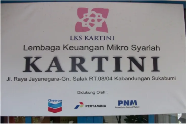 Gambar 13. Papan nama yang terpasang di depan Kantor LKMS Kartini di Kecamatan Kabandungan