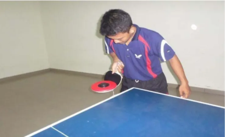 Gambar 12. Pukulan Forehand Sidespin Kiri 