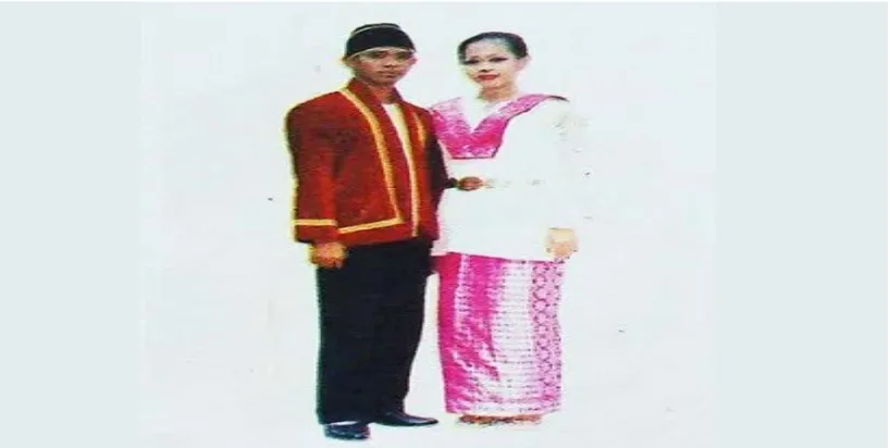 gambar di atas. Pakaian istri sultan atau sang permaisur bernama Kimun Gia. Pakaian