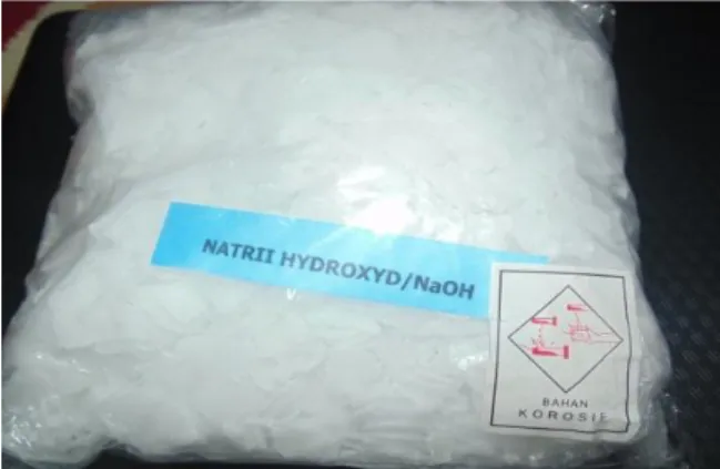 Gambar 3.4 Alkali (NaOH) 