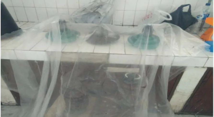 Gambar 3.10 Isolator ditutup dengan plastik 