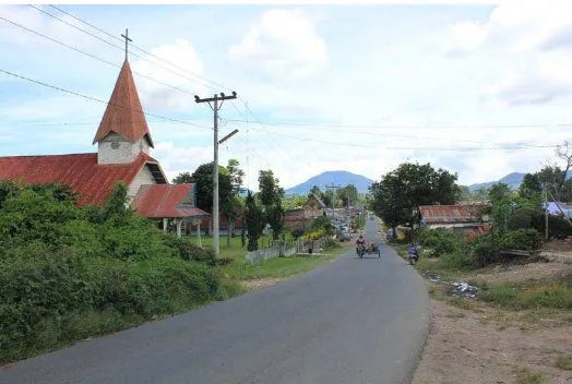 Gambar 2.1: Foto/ gambaran awal memasuki Desa Sukanalu. Sumber: Foto lapangan. 