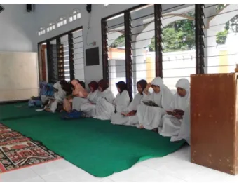 Gambar 4.2. Suasana Pembelajaran PAI di Masjid 15