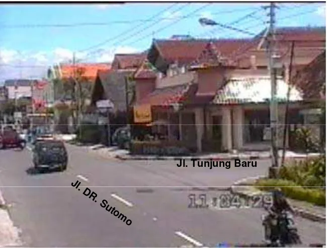 Gambar 3.3.  Foto Situasi simpang Tiga Lengan Jl. Dr. Sutomo – Jl. Tunjung Baru di 