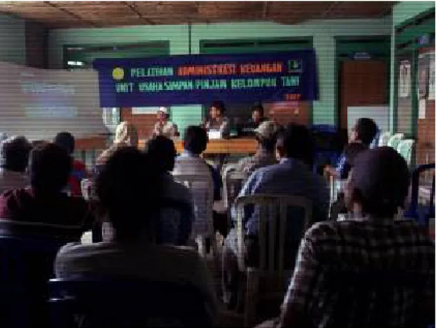 Gambar 8. Pelatihan Administrasi Keuangan Unit Simpan Pinjam di Kelompok Tani    Leleakutuvua desa Tondo 