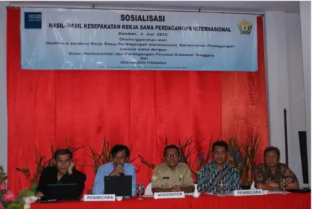 Gambar 8. Pembicara dalam Sosialisasi di Provinsi Sulawesi Tenggara