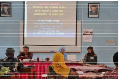 Gambar 2: Pembukaan Pelaksanaan kegiatan PTK di SMAN 2 Ngaglik Kabupaten  Sleman dihadiri PJS Kepala SMAN 2 Ngaglik (Foto: Ipoeq, 2012) 