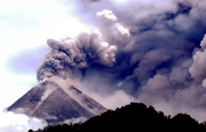 Gambar 6. Éruption d’un volcan