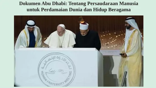 Gambar 1.2. Paus Fransiskus dan Imam Besar Al-Azhar,  Sheikh Ahmed el-Tayeb menandatangani dokumen Abu Dhabi 