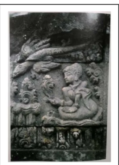 Gambar 6: Relief Pada Dinding Bagian Luar Candi  Sumber: “Memories of Majapahit” (1993) 