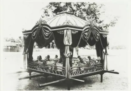 Gambar 6. De Draagstoel (Pabule) van de Sultan Bima  (Sumber: KITLV Picture, Leiden ) 