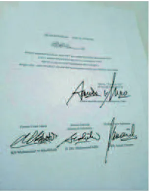 Gambar 9, Anies Baswedan dan Sandiaga Uno menandatangani pernyataan palsuPenyebar Anies-Sandi rela melakukan apa saja demi mendapatkan dukungan suara