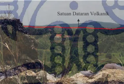 Gambar 3.10. Satuan Dataran  Volkanik. Foto  ini diambil dari  Bukit  Batugamping  Cibodas
