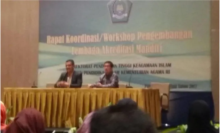 Gambar 11. Rektor UIN Raden Fatah  Palembang Prof. Drs. H.M. Sirozi, Ph.D   menutup  acara Workshop Sistem Penjaminan Mutu Internal (SPMI) PTKI