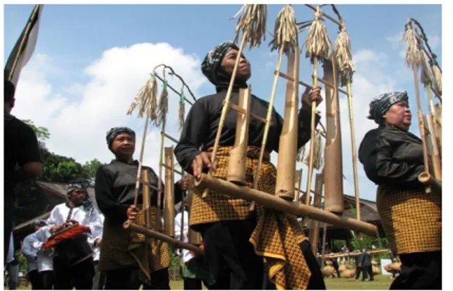 Gambar 12. Upacara adat menanam padi Suku Baduy  (Sumber : 