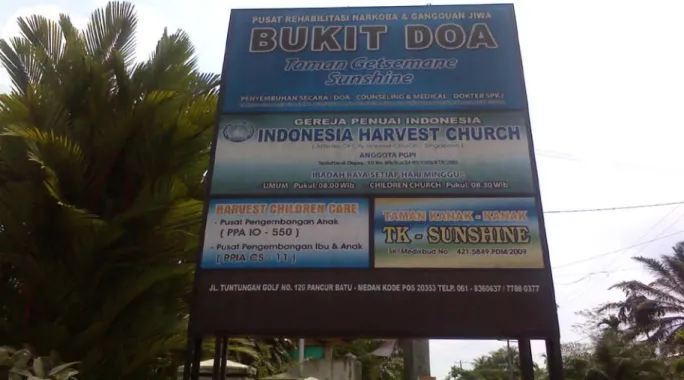 Gambar 1. Spanduk Yayasan PPA Bukit Doa 