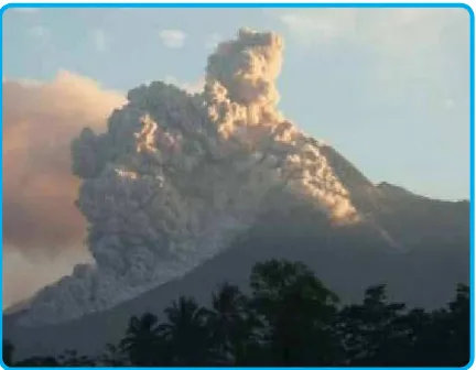 Gambar 3.9 Letusan Gunung Merapi di Yogyakarta