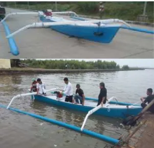 Gambar  2.  Pelatihan  dan  pembuatan  hull  perahu  ikan  cadik fiber glass skala kecil bagi  mitra kelompok nelayan  di  Desa  Sumberjaya  Kecamatan  Sumur  Kabupaten  Pandeglang  Provinsi Banten