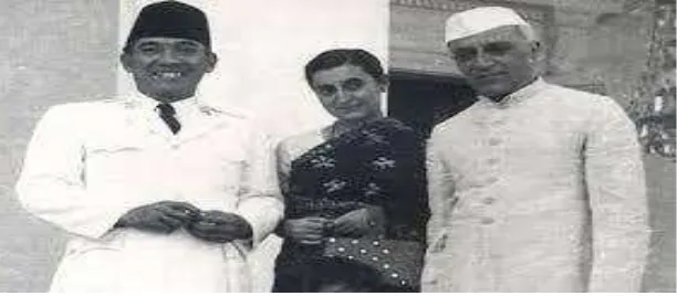 Gambar ii: Ir. Soekarno dan Jawaharlal Nehru
