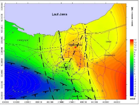 Gambar 4. Peta anomali Bouguer gayaberat daerah Semarang yang merupakan hasil penggabungan anomali hasil pengukuran dan peta Bouguer regional yang diterbitkan oleh Pusat Survei Geologi Warna hitam menunjukkan patahan-patahan yang diambil dari Peta Geologi 