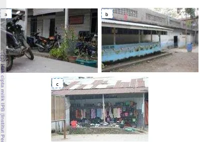 Gambar 18. Bad view: a) Parkiran Tidak Teratur, b) Kamar Mandi Santri, c) 