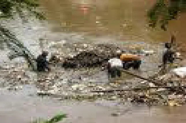 Gambar 1. Pencemaran air