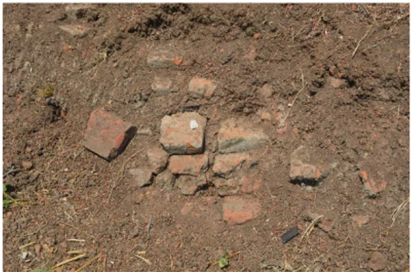 Gambar 7: Singkapan struktur bata yang  ditemukan di Blok Sambilawang   (Sumber: Dokumen Yayasan Tapak Karuhun 