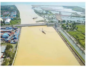 Gambar 3.1. Kondisi sungai Banjir kanal Barat diambil dari udara 