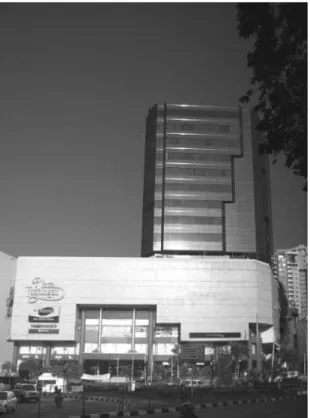 Gambar 7. Wajah modern arsitektural pusat perbelanjaan GOCI  di Jl. Kh. Wahab Siamin Surabaya.