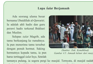 Gambar 4.5. Jamaah keluar dari masjid.
