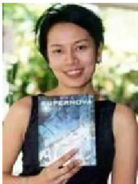 Gambar 5. Dewi Lestari dan novel perdanya, Supernova.