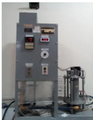 Gambar 3.10 Mesin Thermal Conductivity  n.  Universal Testing Machine (UTM) 