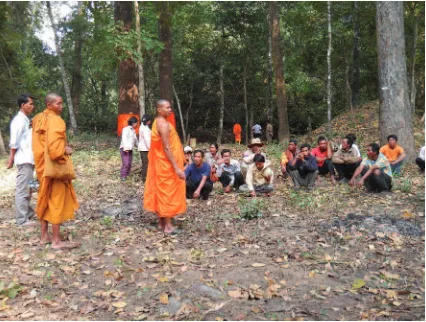 Figure II 11.1 Forests in Cambodia have signiicant cultural and religious values.  ©Yurdi Yasmi