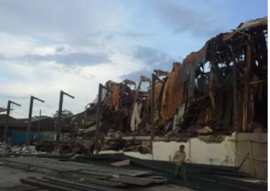 Gambar 1 Kondisi Bangunan Gudang Setelah Kebakaran  Sumber : Dokumen Pengawas, 2014  