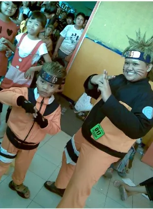 Gambar 3: Tiga orang cosplayer Indonesia pada sesi foto yang memerankan karakter dari anime