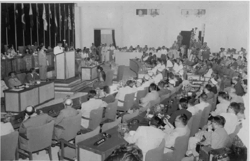 Gambar 1. Pidato Presiden Sukarno saat KAA  Sumber: 30 Tahun Indonesia Merdeka 