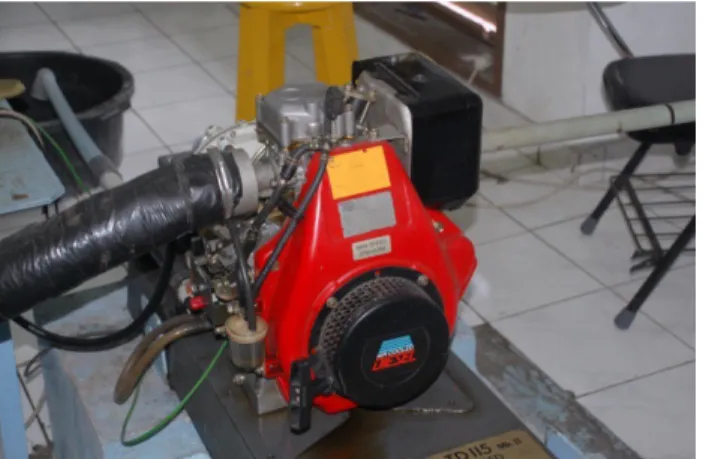 Gambar 1.1 Motor Diesel 4-Langkah Robin – Fuji DY23D Air Cooler