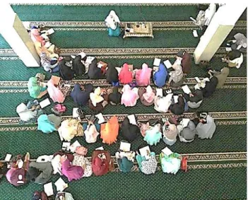 Gambar 1: Proses pengajian bulanan Hijabers Semarang di  Masjid Al Furqon 