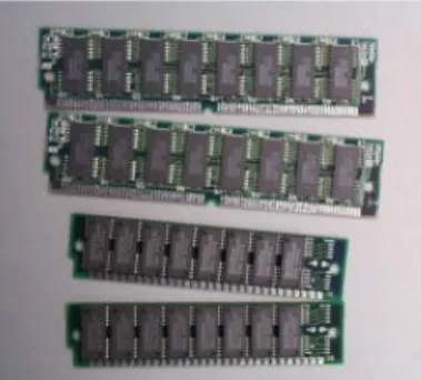 Gambar 1.4 – Gambar Semiconductor Storage berbentuk Single In-line Memory Module (SIMM)