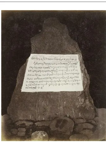 Gambar 1. Prasasti Batutulis pada 1927 Sumber: http://collectie.tropenmuseum.nl/ 