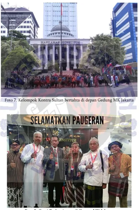 Foto 7. Kelompok Kontra Sultan bertahta di depan Gedung MK Jakarta 