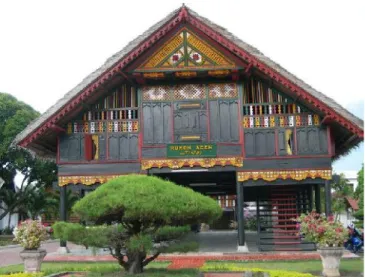 Gambar 2. Rumah adat Nangro Aceh Darussalam (Krong Bade)  Sumber: (http://senibudaya12.blogspot.com) 