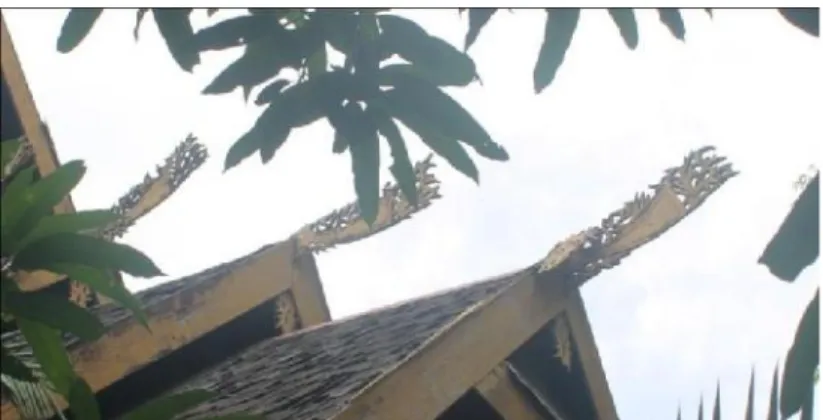 Gambar 17. Ragam hias pada bubungan atap rumah adat Kajang  Sumber: (Foto Abdi, 2015) 