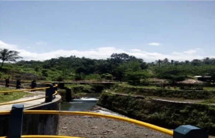 Gambar : Panorama Sungai di Desa Lantan, 2018  Desa  Lantan,  Kecamatan  Batu  Keliang  Utara  memiliki  panorama  sungai  yang  baik