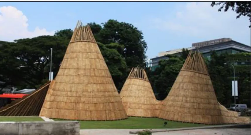 Gambar 3.  Wormhole,  Karya  Eko  Prawoto  (2013),  Bamboo  Installation.  (Sumber: 