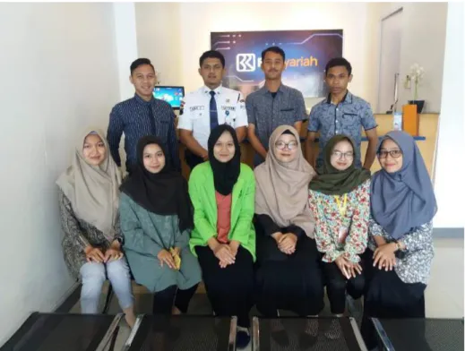 Foto Bersama Beberapa Karyawan Bank BRI Syariah KCP Semarang Majapahit 