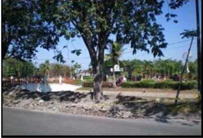 Gambar 1. Pembongkaran jalan di Jalan Arief Rachman Hakim, Surabaya 